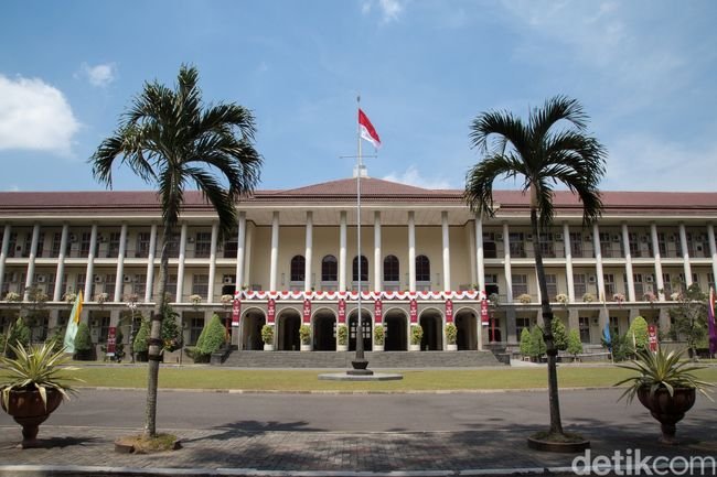 Rekomendasi Perguruan Tinggi Terbaik di Indonesia, Yuk Siapkan Dirimu!